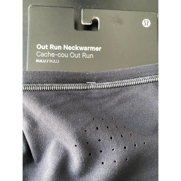 Lululemon Out Run Neckwarmer. NWT. Black. One size. Unisex. - Picture 2 of 4